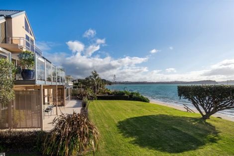 Photo of property in 98 Tindalls Bay Road, Tindalls Beach, Whangaparaoa, 0930