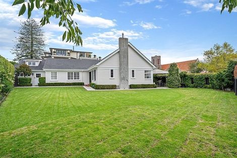 Photo of property in 12 Bassett Road, Remuera, Auckland, 1050