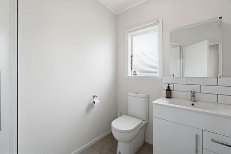 Photo of property in 1 Te Kupe Road, Paraparaumu Beach, Paraparaumu, 5032