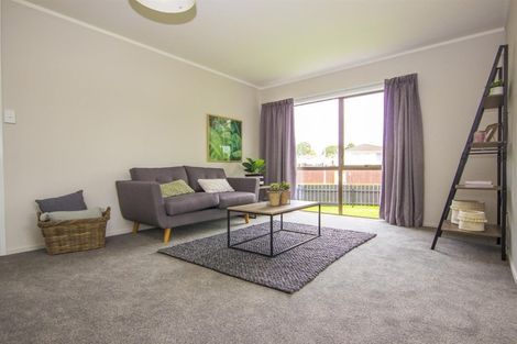 Photo of property in 15 Rangataua Place, Manurewa, Auckland, 2102