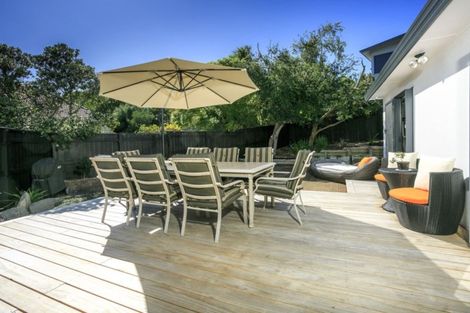 Photo of property in 15 Thornbill Rise, Unsworth Heights, Auckland, 0632