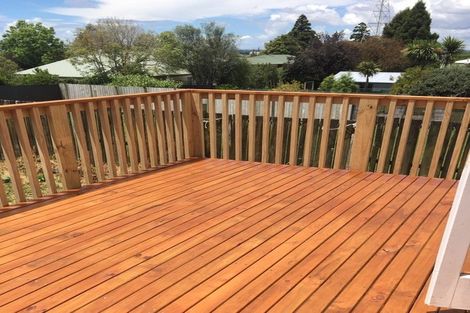 Photo of property in 14 Wakeling Avenue, Te Atatu South, Auckland, 0610