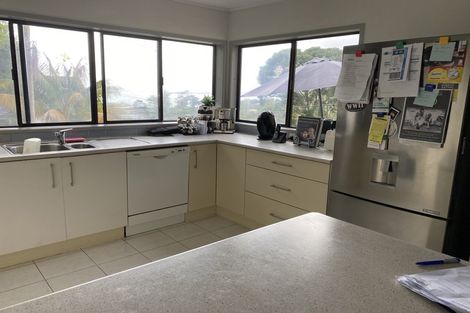 Photo of property in 1/7 Colmar Road, Mellons Bay, Auckland, 2014