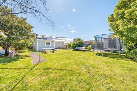 Photo of property in 14 Granville Street, Silverstream, Upper Hutt, 5019