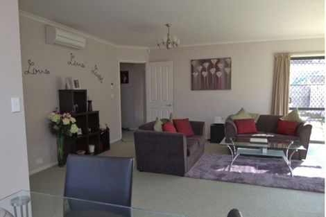 Photo of property in 43 Bowen Street, Levin, 5510