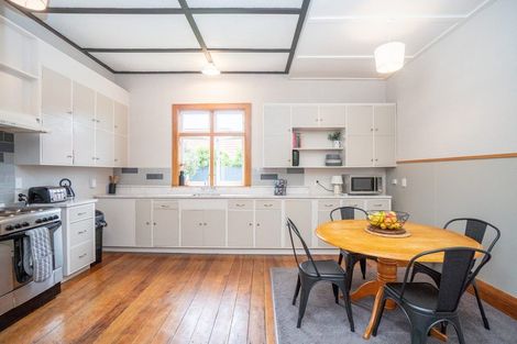 Photo of property in 216 Grey Street, Palmerston North, 4414