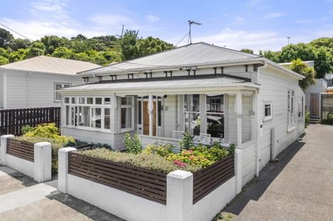 Photo of property in 12 Palm Grove, Berhampore, Wellington, 6023