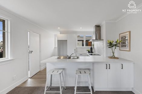 Photo of property in 73 Macandrew Road, South Dunedin, Dunedin, 9012