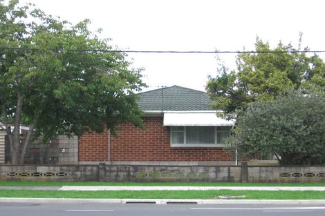 Photo of property in 37 Lincoln Road, Henderson, Auckland, 0610