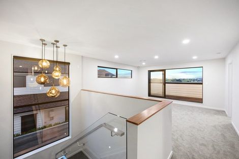 Photo of property in 15 Kumukumu Road, Long Bay, Auckland, 0630