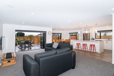 Photo of property in 16 Douglas Street, West End, Palmerston North, 4412