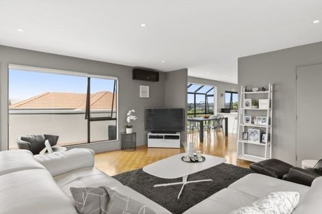 Photo of property in 1/52 Gulf View Road, Murrays Bay, Auckland, 0630