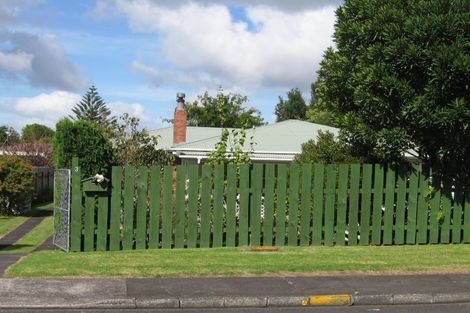 Photo of property in 3 Enderby Drive, Te Atatu Peninsula, Auckland, 0610