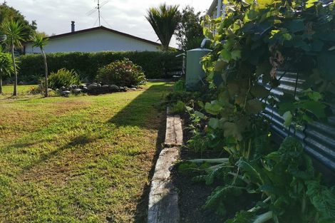 Photo of property in 9 Whaka Street, Maungaturoto, 0520