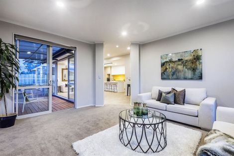 Photo of property in 17 Aporo Drive, Kumeu, 0810