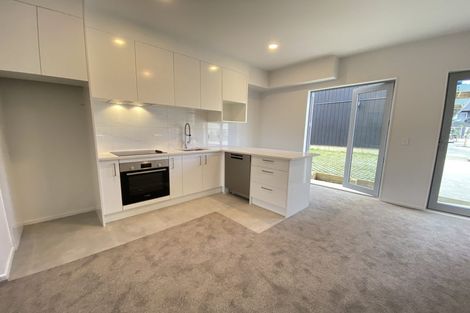Photo of property in 57d Edmonton Road, Henderson, Auckland, 0612