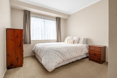 Photo of property in 63 Waiwherowhero Drive, St Andrews, Hamilton, 3200