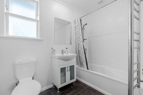 Photo of property in 12b Broadway Street, Martinborough, 5711