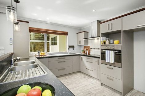 Photo of property in 16 Westwood Road, Tawa, Wellington, 5028