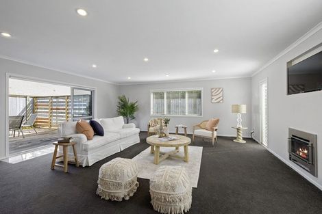 Photo of property in 20 Fernbrook Drive, Hurworth, New Plymouth, 4310