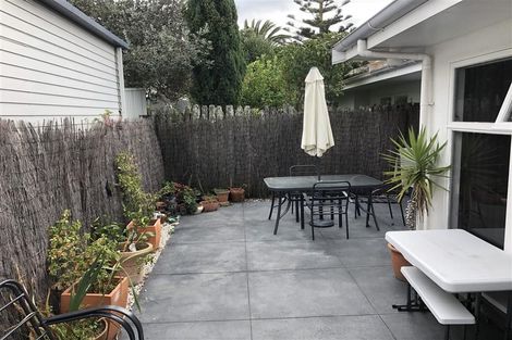 Photo of property in 11 Meeanee Quay, Westshore, Napier, 4110