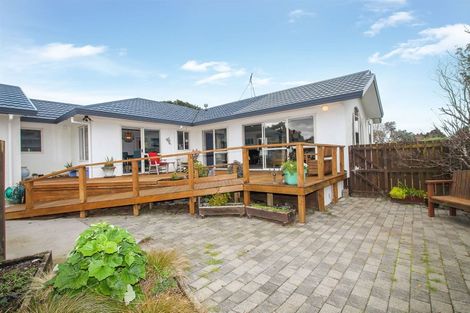 Photo of property in 14 Millen Place, Clarks Beach, 2122