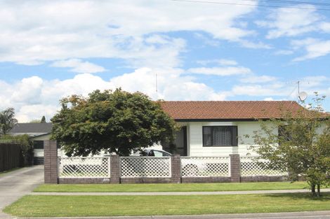 Photo of property in 282 Shakespeare Street, Leamington, Cambridge, 3432