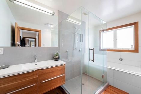 Photo of property in 10 Maranui Avenue, Point Chevalier, Auckland, 1022