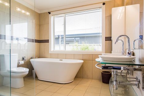 Photo of property in 2 Sams Place, Lake Tekapo, 7999