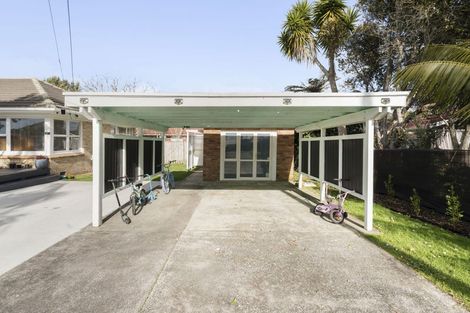 Photo of property in 21 Orams Road, Hillpark, Auckland, 2102