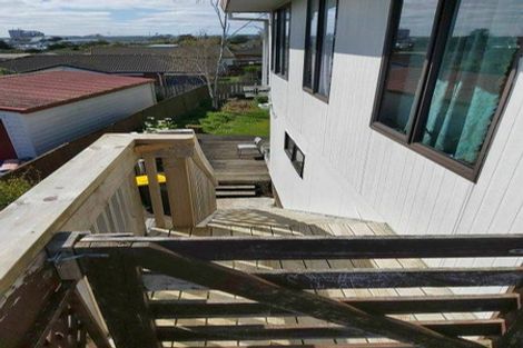 Photo of property in 15 Kopara Place, Clendon Park, Auckland, 2103