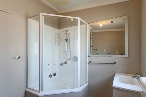 Photo of property in 43 Brookes Street, Inglewood, 4330