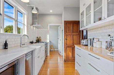 Photo of property in 257 Centaurus Road, Saint Martins, Christchurch, 8022