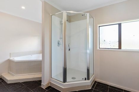 Photo of property in 189 Tararua Road, Levin, 5571