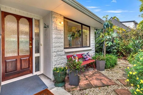 Photo of property in 3 Caroline Crescent, Highbury, Palmerston North, 4412