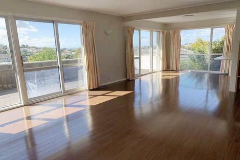 Photo of property in 28 Gretel Place, Hillcrest, Auckland, 0627