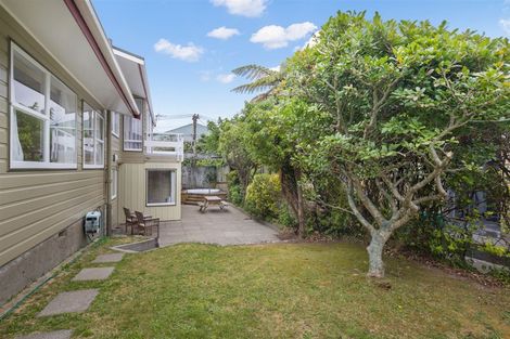 Photo of property in 10a Izard Road, Khandallah, Wellington, 6035