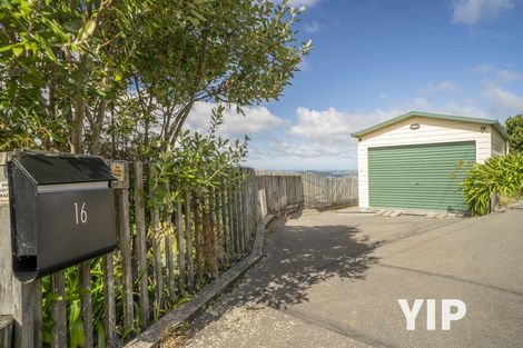 Photo of property in 16 Salford Street, Newlands, Wellington, 6037