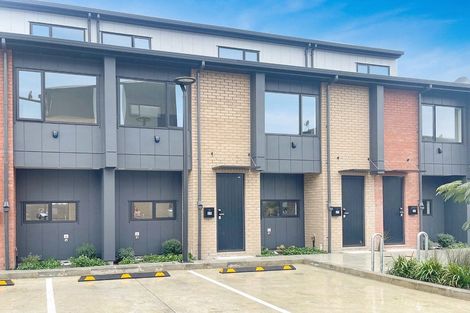 Photo of property in 39 Parkwood Avenue, Westgate, Auckland, 0614