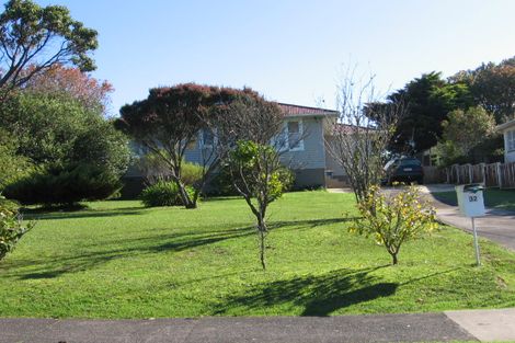 Photo of property in 32 Roberts Road, Te Atatu South, Auckland, 0610