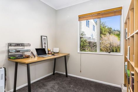 Photo of property in 81 Nevay Road, Miramar, Wellington, 6022