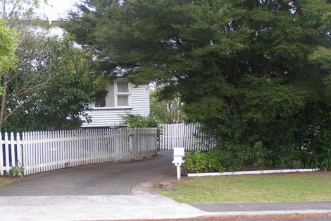 Photo of property in 2/27 Becroft Drive, Forrest Hill, Auckland, 0620