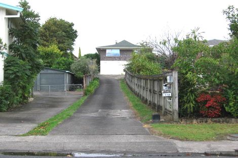 Photo of property in 2/13 Waitaki Street, Henderson, Auckland, 0612