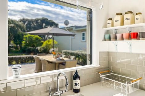 Photo of property in 1 Hemara Street, Waikanae Beach, Waikanae, 5036