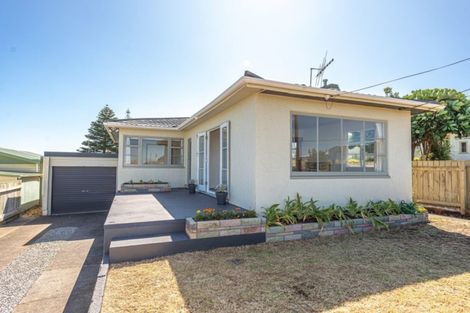 Photo of property in 5 Short Street, Castlecliff, Whanganui, 4501