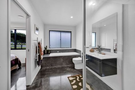 Photo of property in 2 Tasman Street, Opunake, 4616