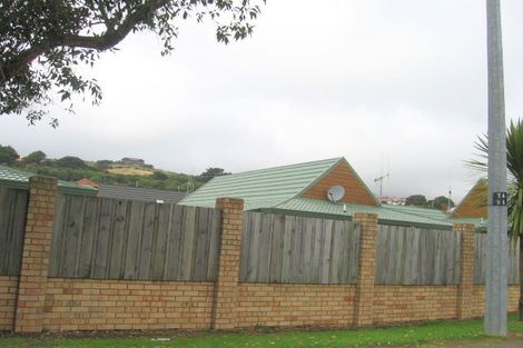 Photo of property in Redwood Village, 24/42 Main Road, Tawa, Wellington, 5028