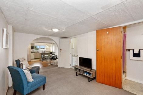 Photo of property in 112 Tiroroa Avenue, Te Atatu South, Auckland, 0610