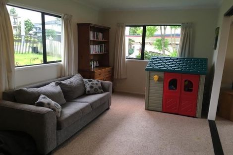 Photo of property in 138 Wiseley Road, West Harbour, Auckland, 0618