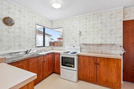 Photo of property in 28 Second Avenue, Avenues, Whangarei, 0110
